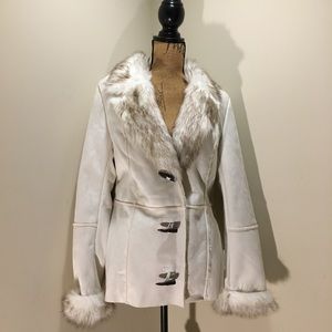 NWOT white shearling faux fur long sleeve jacket